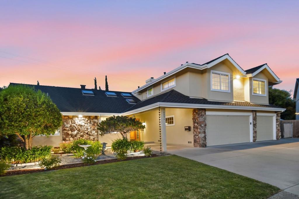 6894 Serenity Court — photo