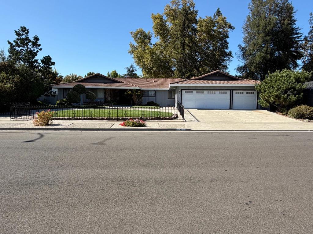1427 Glen Ellen Way — photo