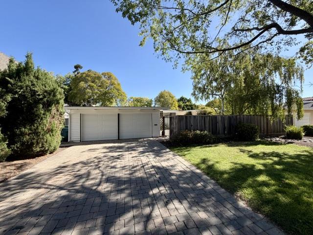 3271 Bryant Street — photo