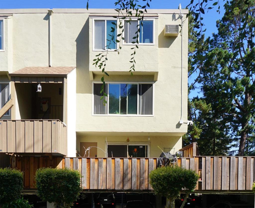 320 Auburn Way 3 — photo