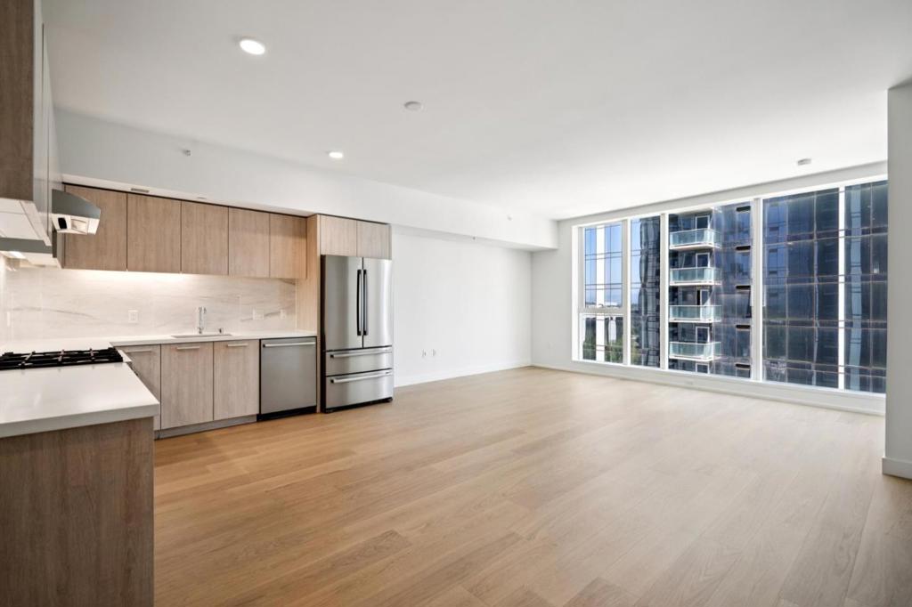 188 W St James Street 11107 — photo
