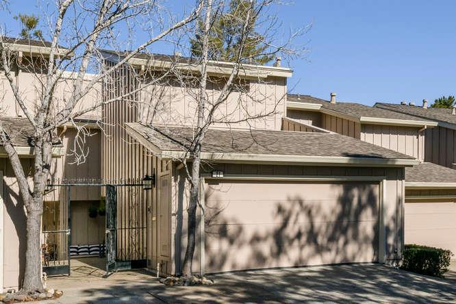 21 Southridge Court — photo