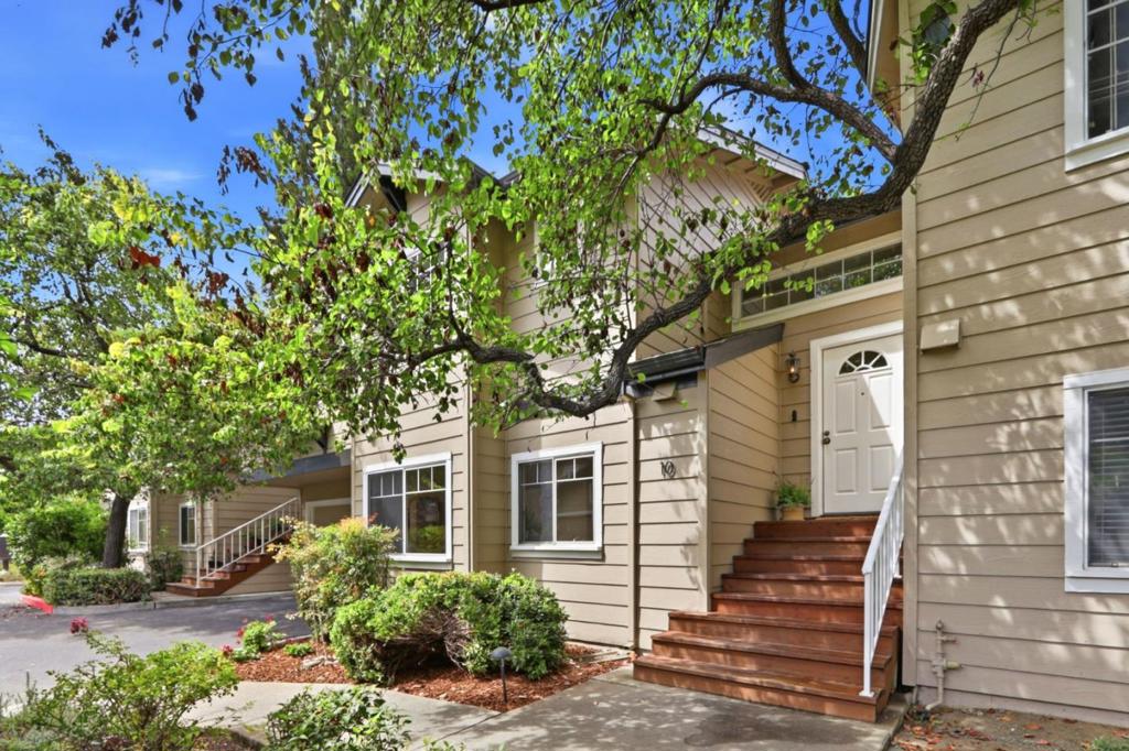 172 Ada Avenue 10 — photo
