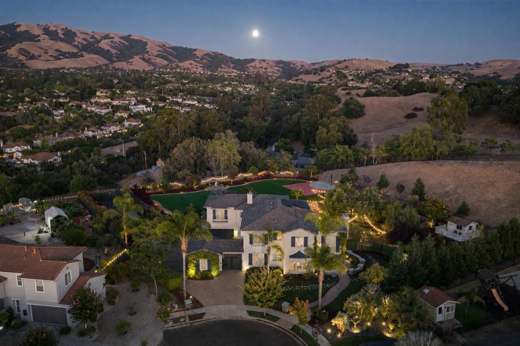 2365 Glen Creek Court — photo