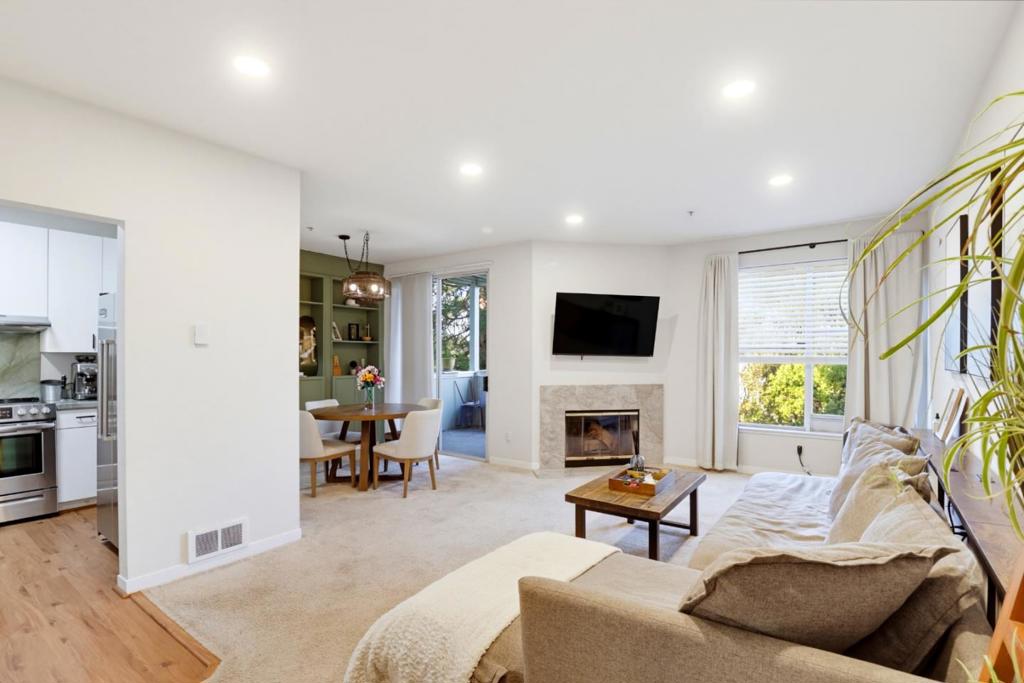211 S Fremont 309 — photo