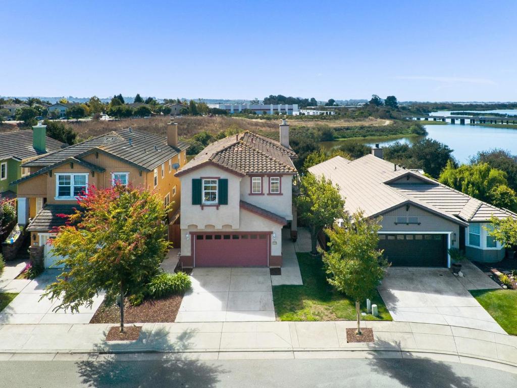 113 Kingfisher Drive — photo