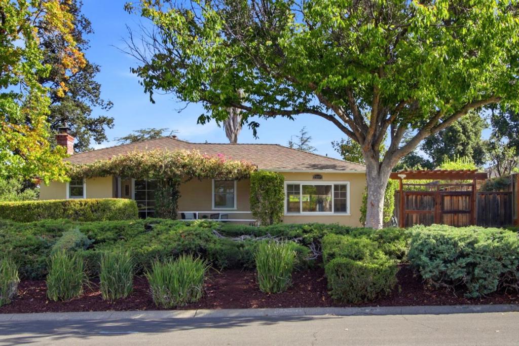 22071 Hibiscus Drive — photo