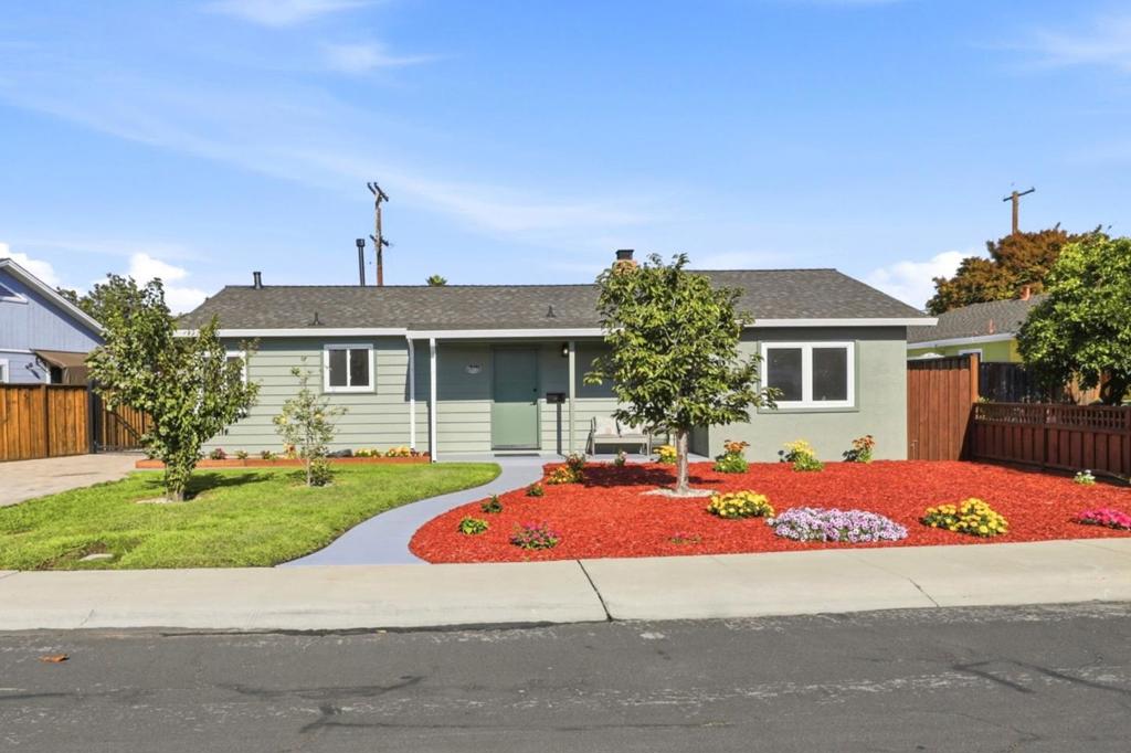 1285 Chapel Drive — photo