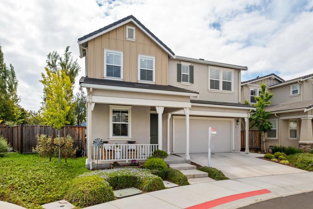 39946 Waxwing Drive — photo