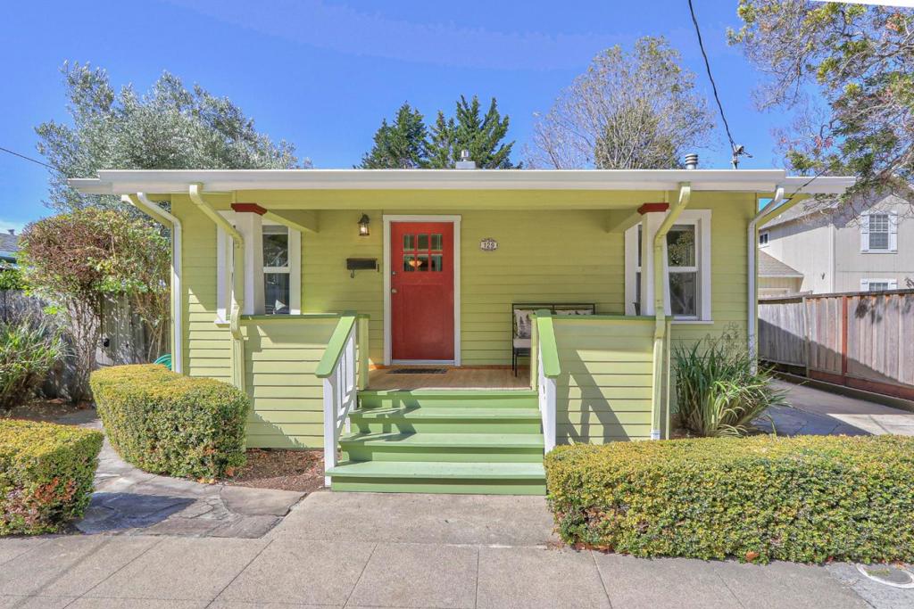 129 May Avenue — photo