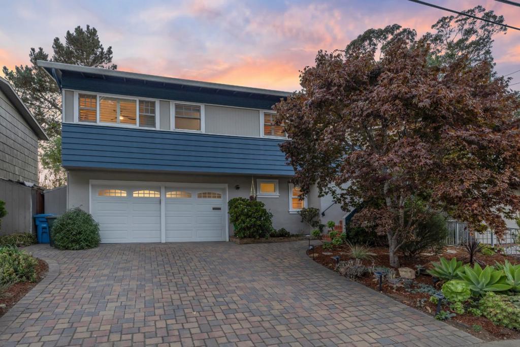1216 Seville Drive — photo