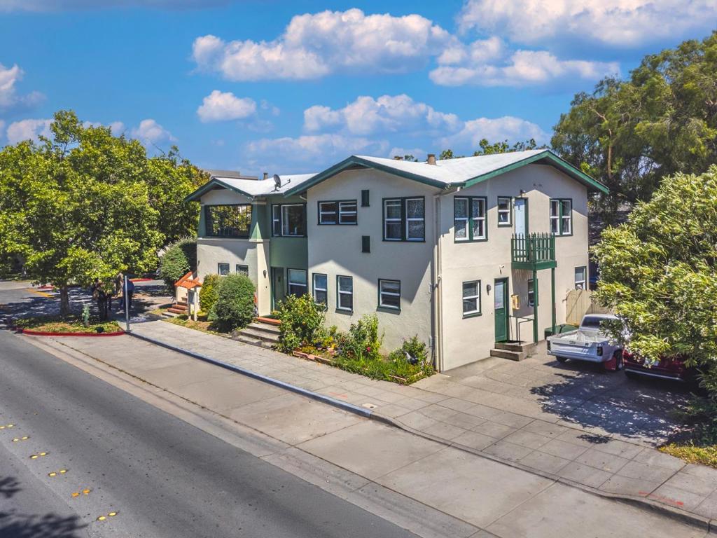 103115 James Avenue — photo