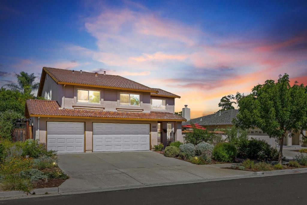 1435 Blackwing Way — photo