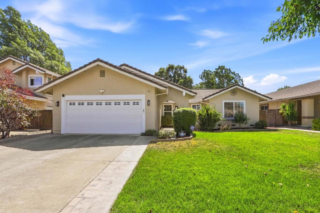 3430 Whitehall Court — photo