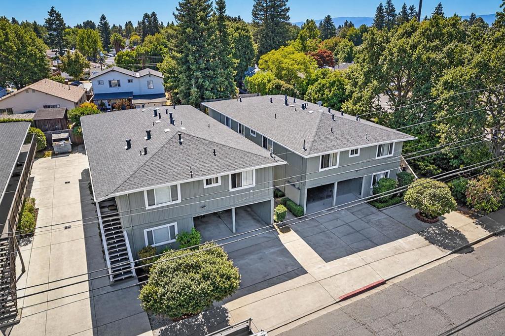 138140 Berkshire Avenue — photo