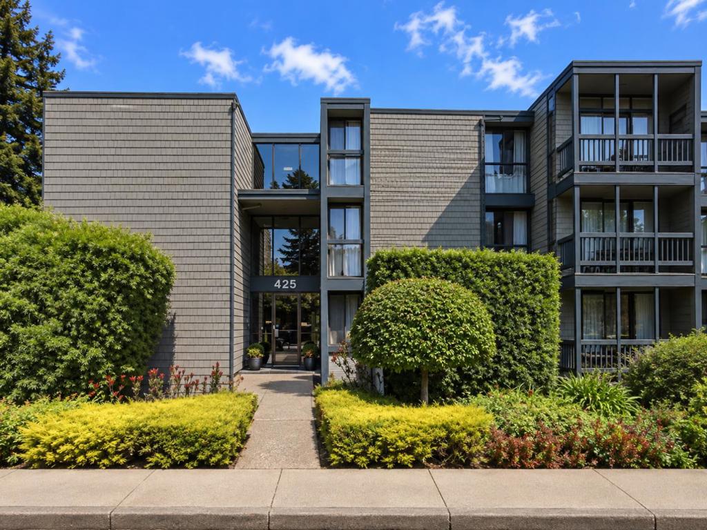 425 Anchor Road 104 — photo