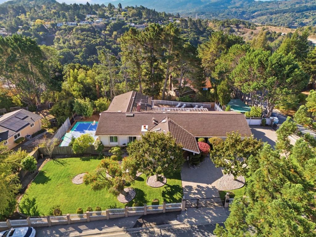 1345 Lakeview Drive — photo