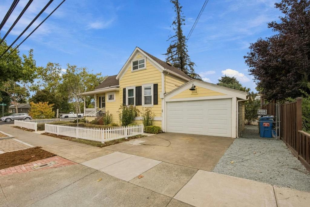307 E 6th Street, Gilroy, CA 95020 — photo 2