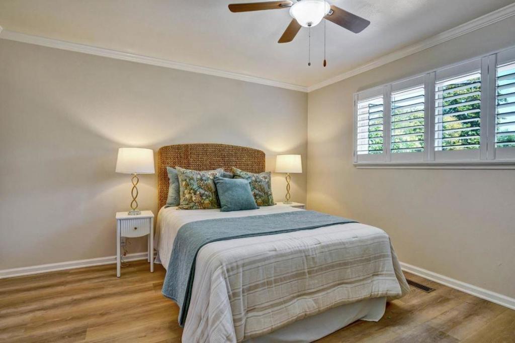 124 Oakwood Drive — photo