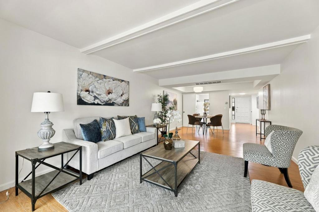 5488 Cribari Green — photo