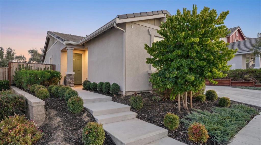 7050 Vintner Court — photo