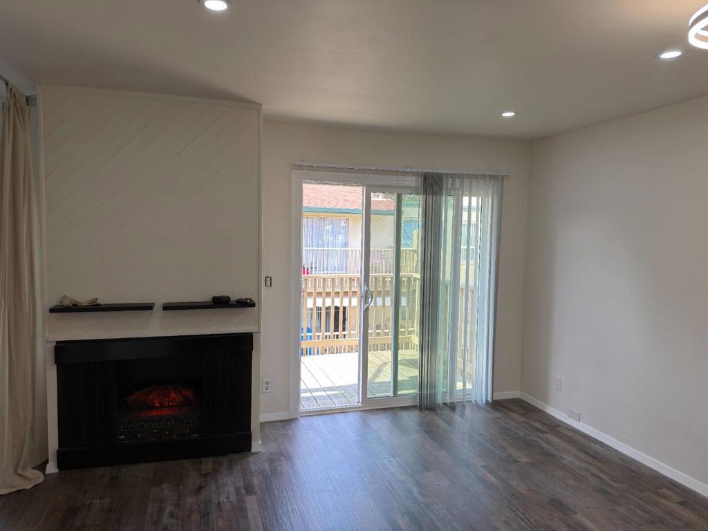 395 Imperial Way 350 — photo