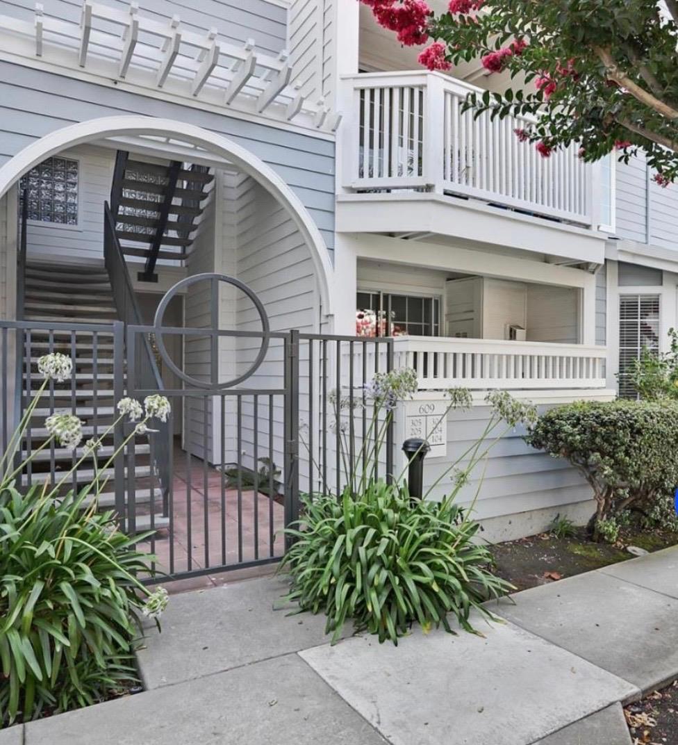 609 Arcadia Terrace 104 — photo