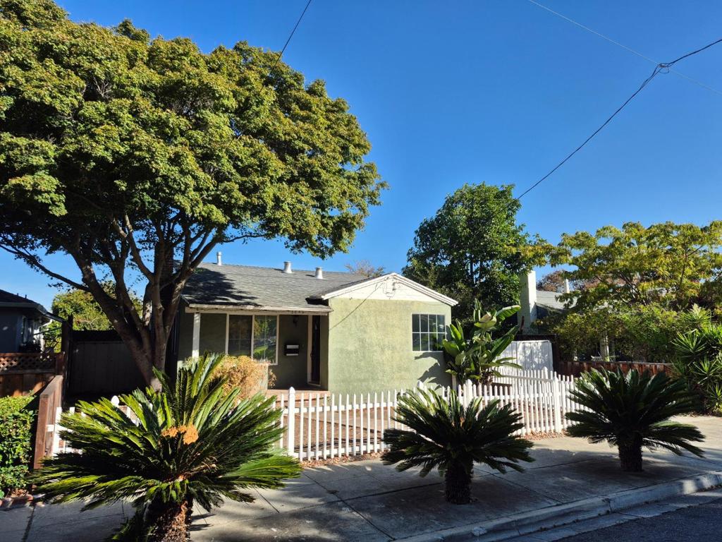 1445 Harrison Street — photo