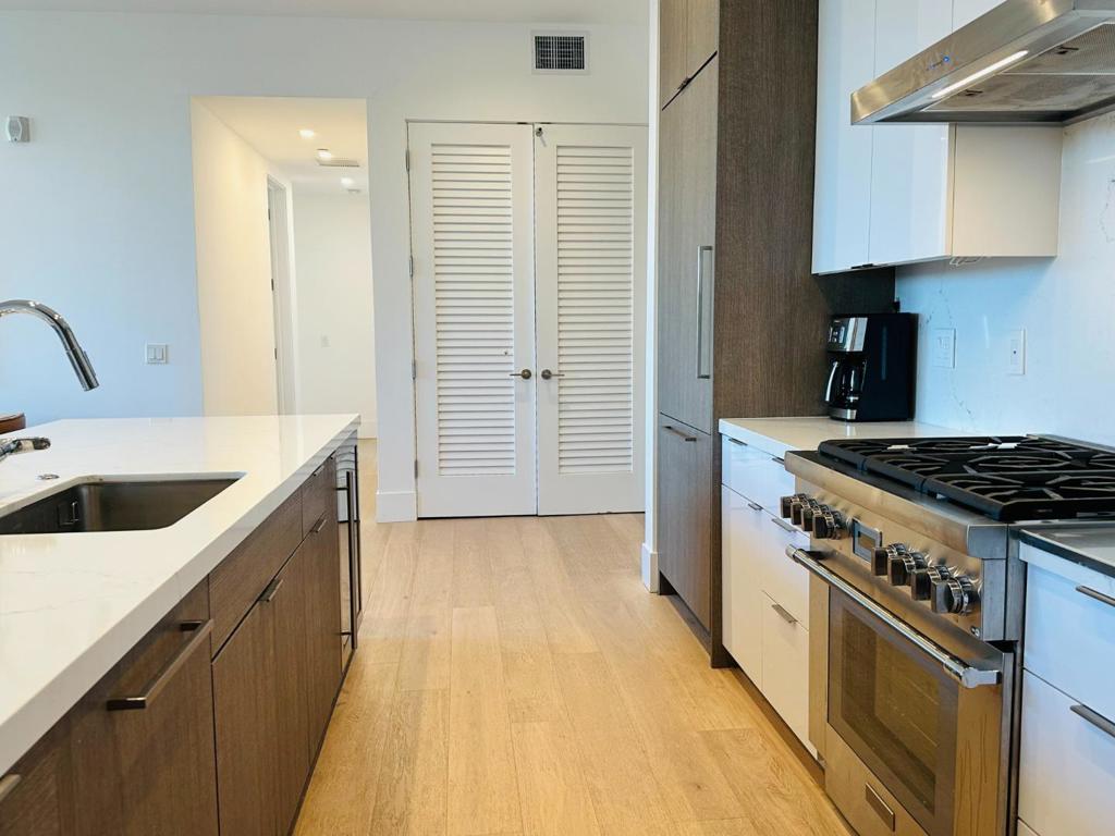 4880 El Camino Real 33 — photo