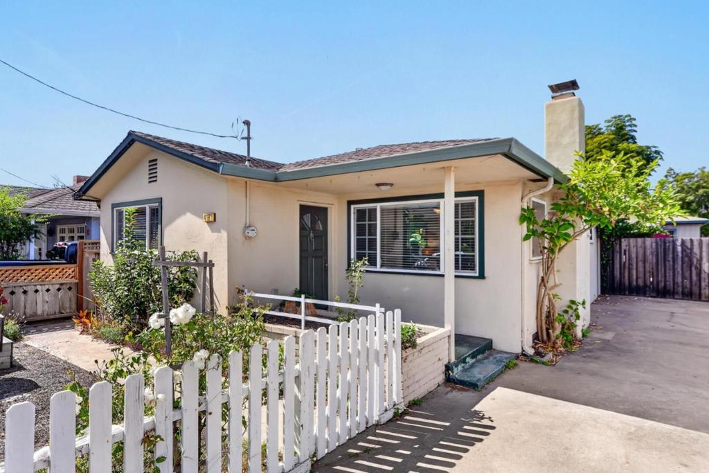 4191 Portola Drive — photo