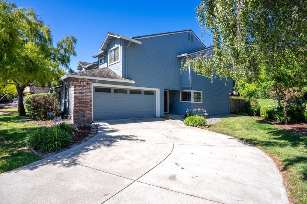 37 Winding Way — photo