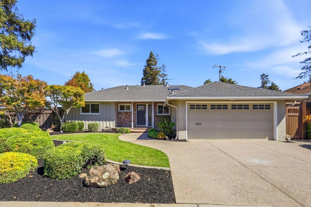 471 Lowell Drive — photo