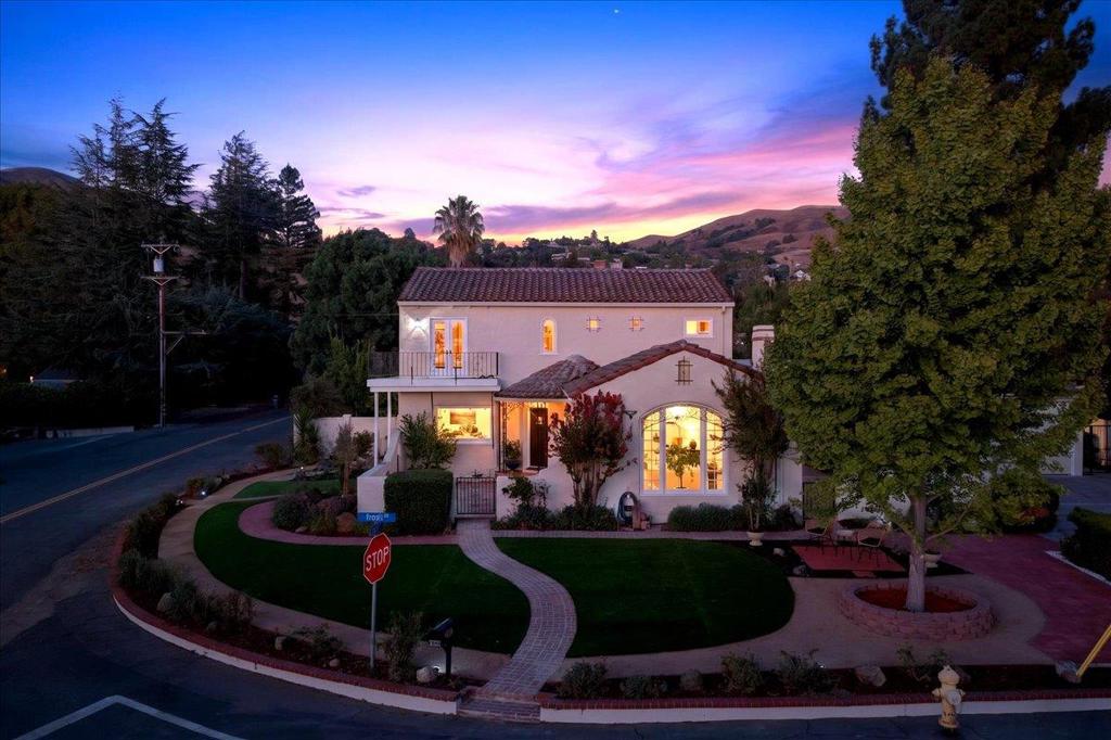 398 Crest Drive — photo
