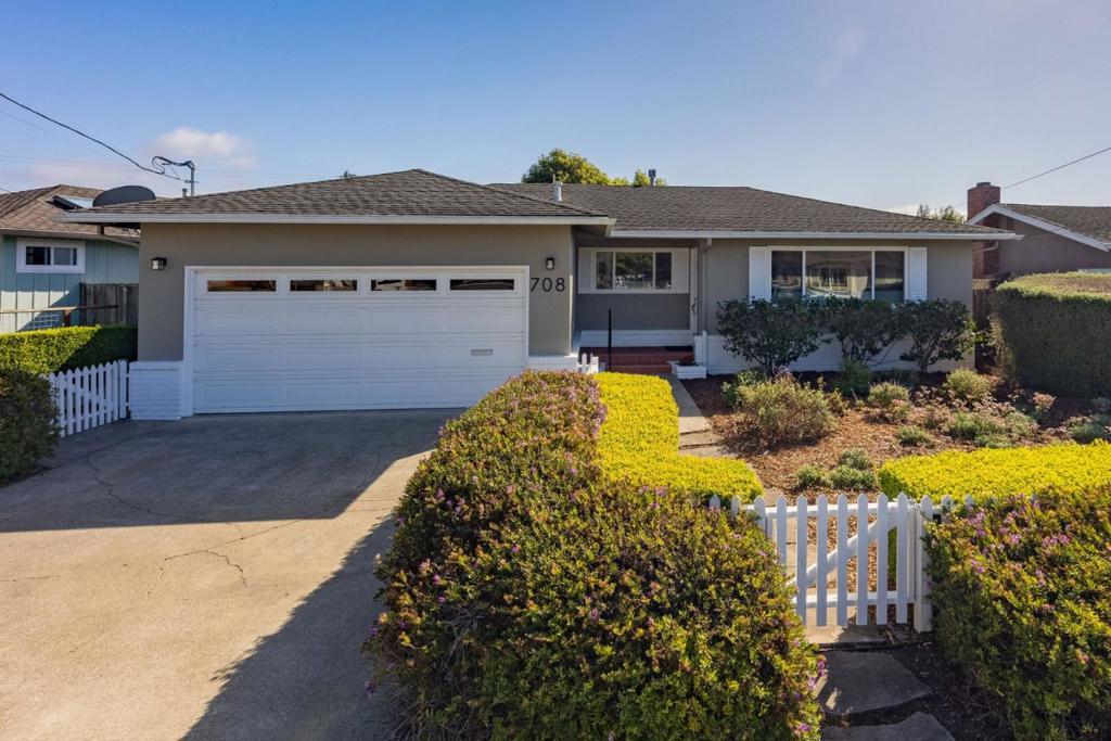 708 Arroyo Leon Drive — photo