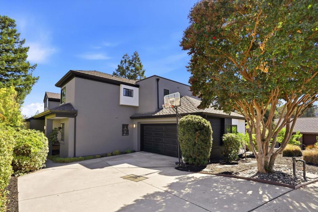 22348 Mcclellan Road — photo
