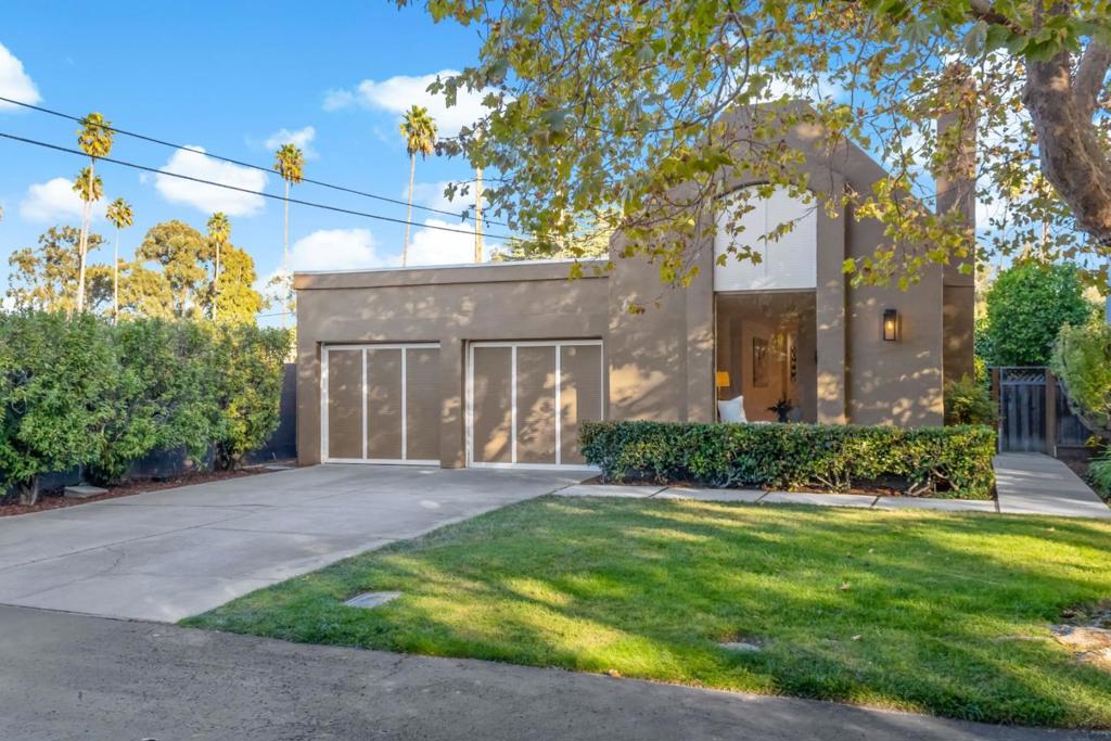 1101 Doyle Place — photo