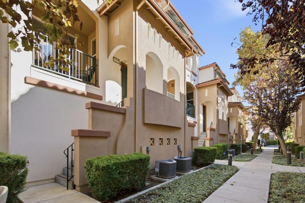 1355 Mckinley Court — photo