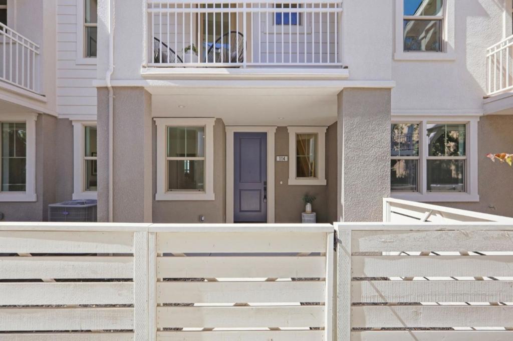 114 Oak Circle — photo