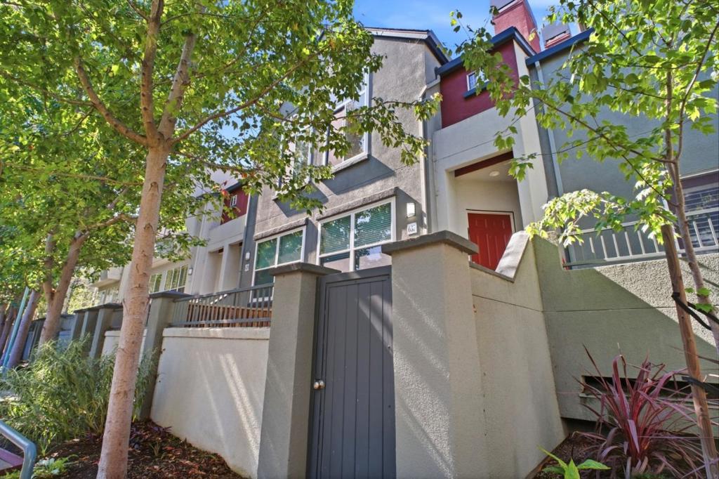 637 Atherton Place 403 — photo