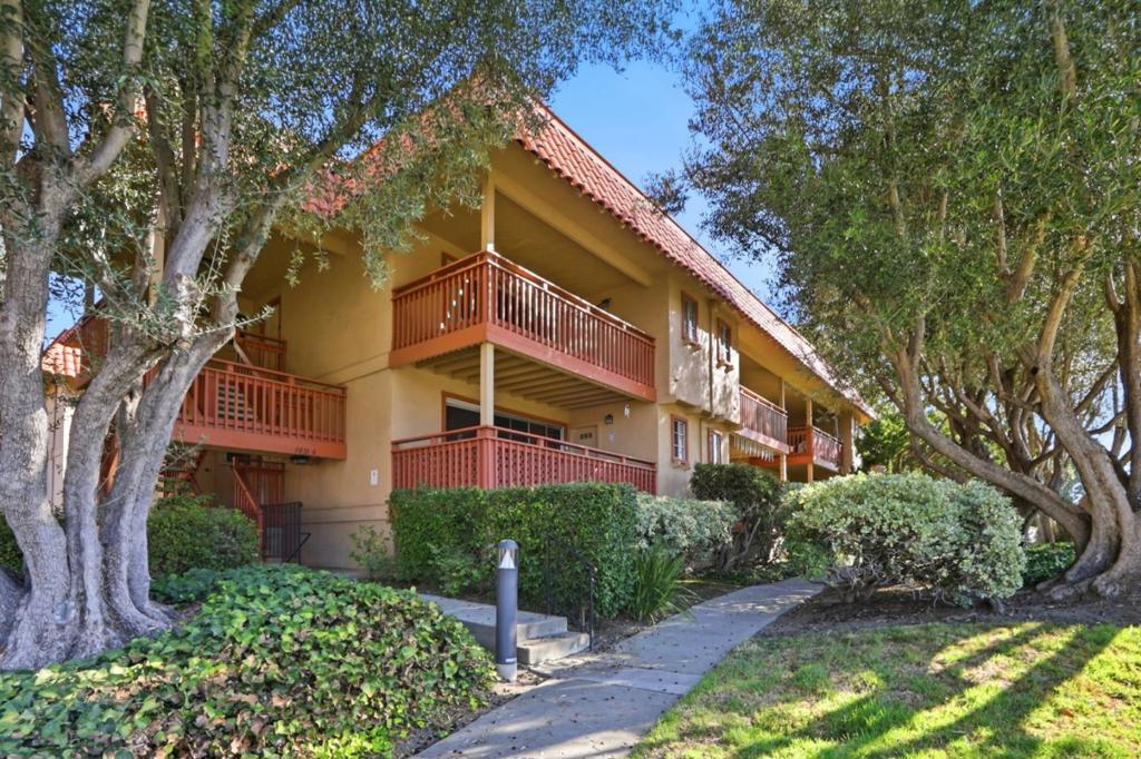 1035 Alta Mira Drive Unit a — photo