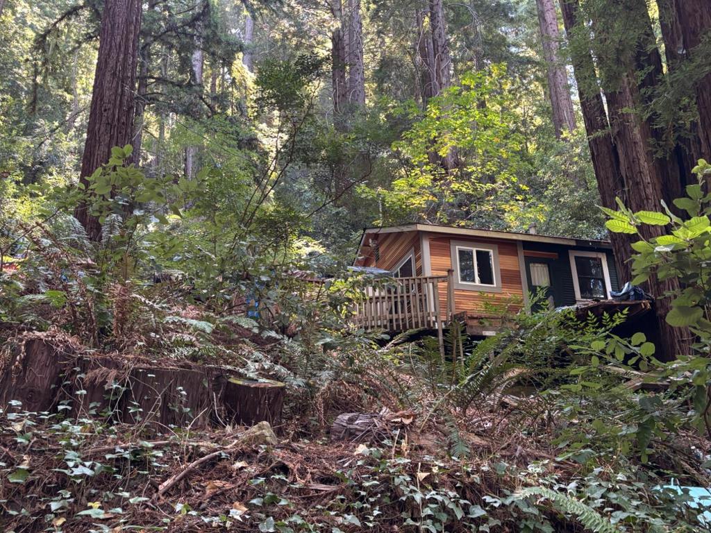 400 Martin Drive — photo