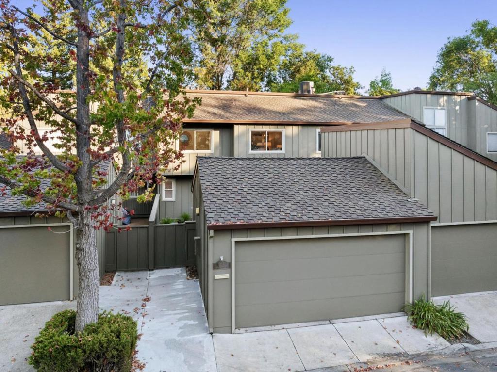 104 Cherry Hill Court — photo