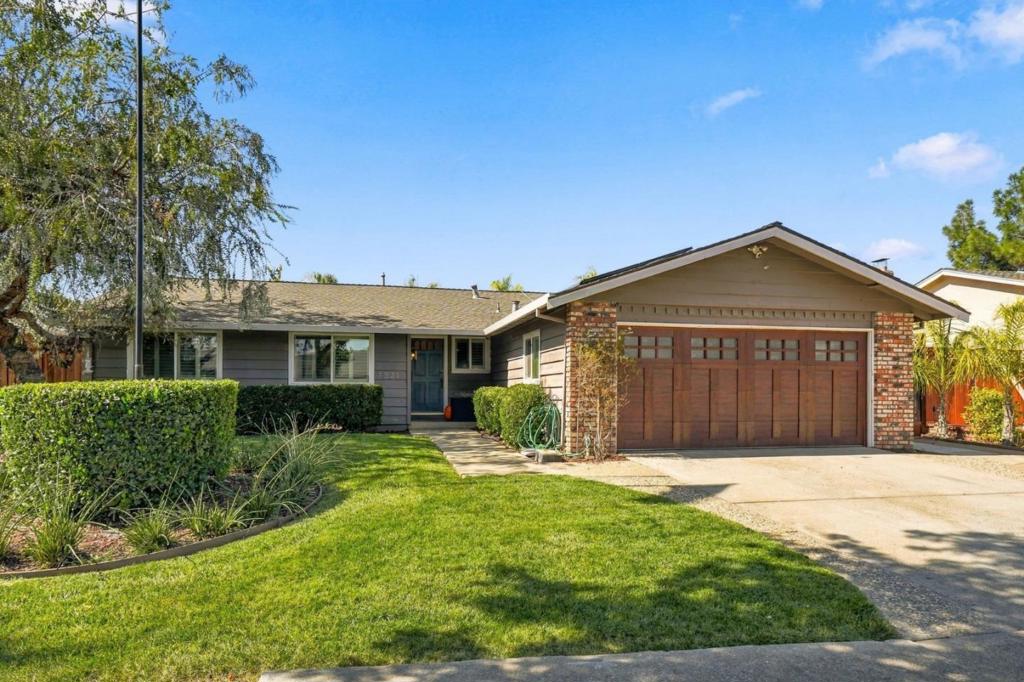 7821 Santa Barbara Drive — photo