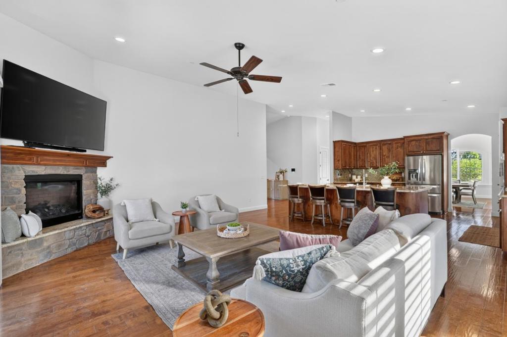 20 Tyler Court — photo