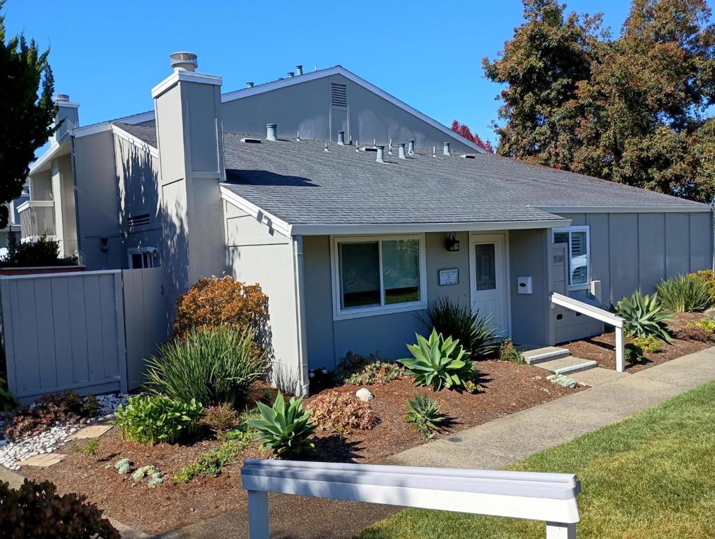 1514 Dolphin Drive — photo