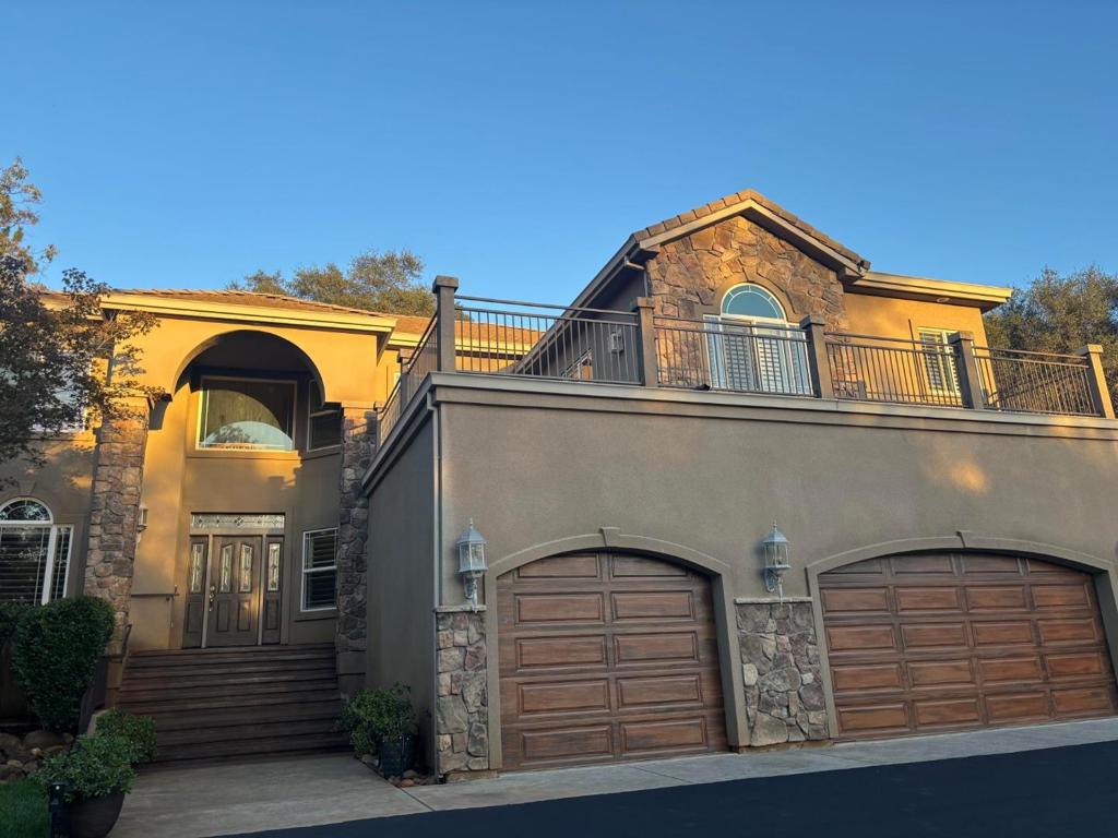 1190 Squirrel Creek Place — photo