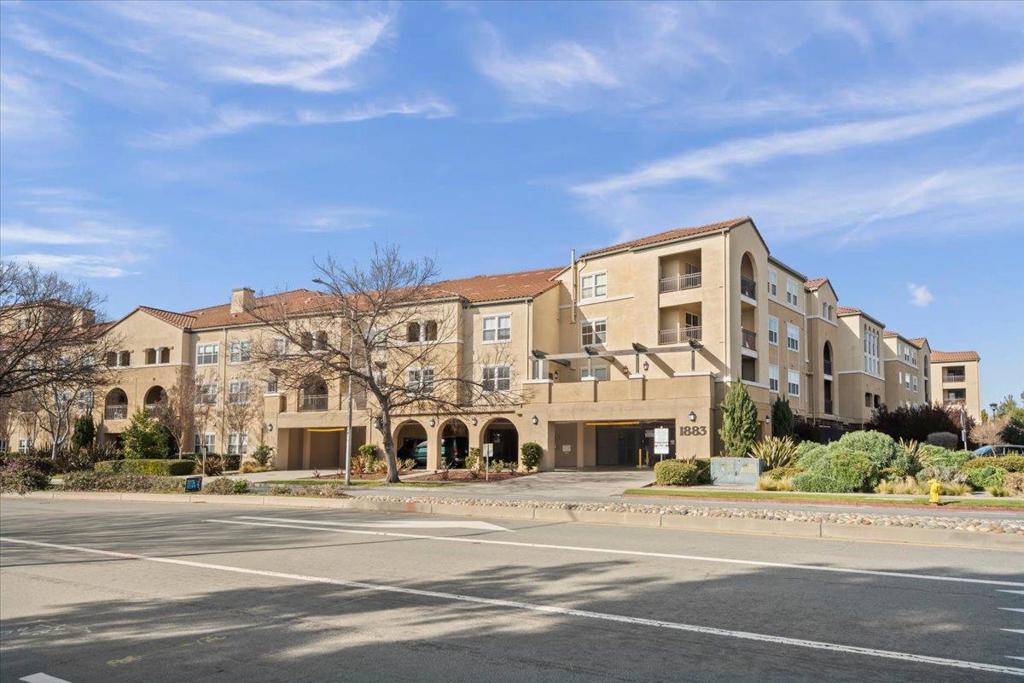 1883 Agnew Road Unit 311 — photo