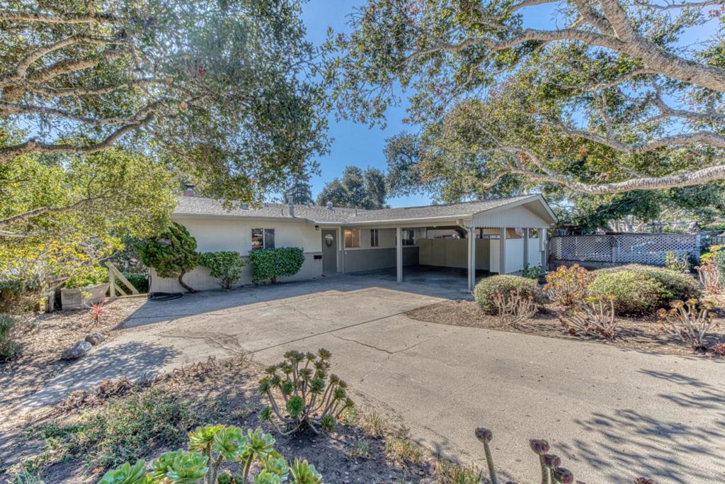 32 Carlton Drive — photo