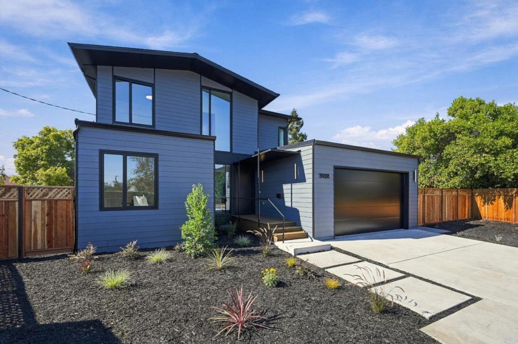 3928 Caxton Court — photo