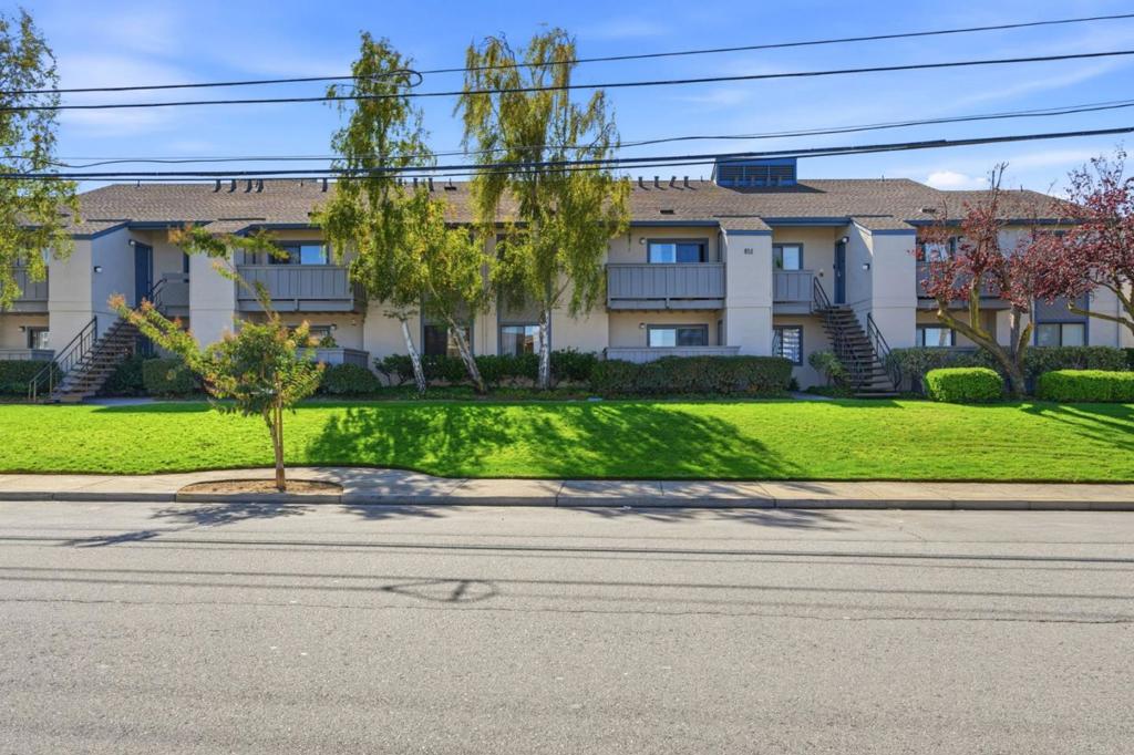 853 Woodside Way Unit 136 — photo